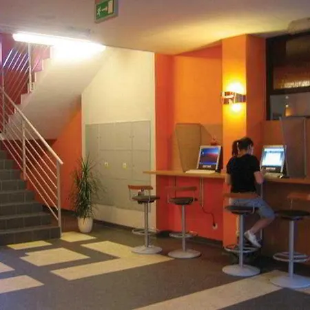 System Szálloda
